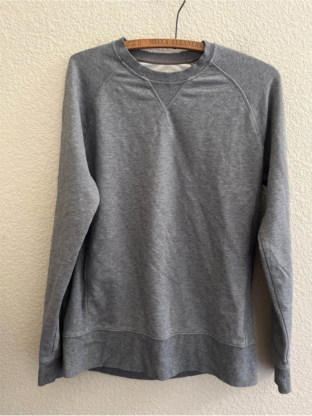 Myles Apparel Gray Crewneck Men’s Size Small